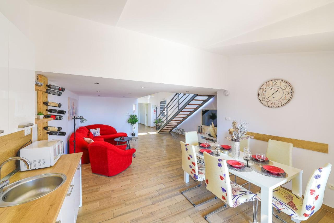 Perla Castellana Apartment Kastela Bagian luar foto
