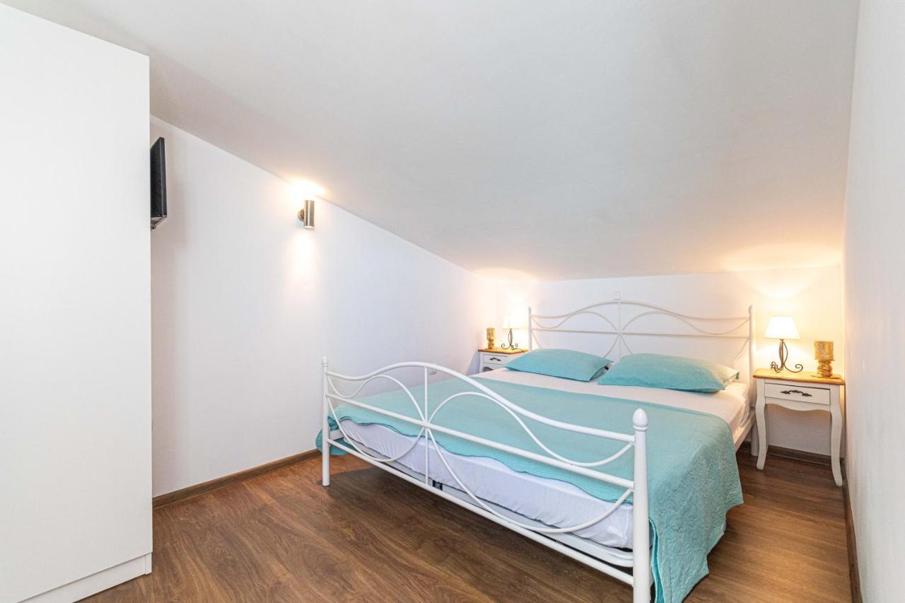 Perla Castellana Apartment Kastela Bagian luar foto