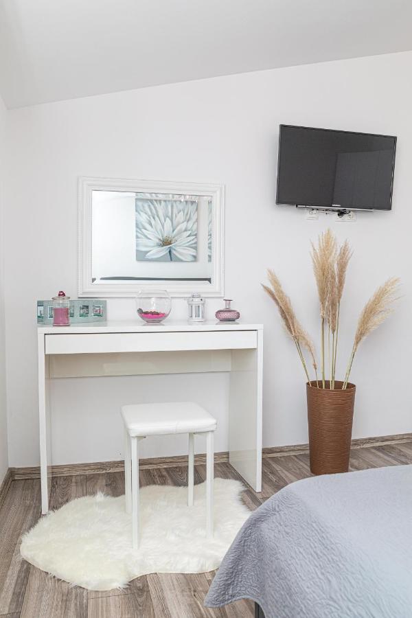 Perla Castellana Apartment Kastela Bagian luar foto