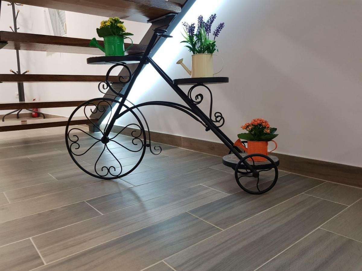 Perla Castellana Apartment Kastela Bagian luar foto