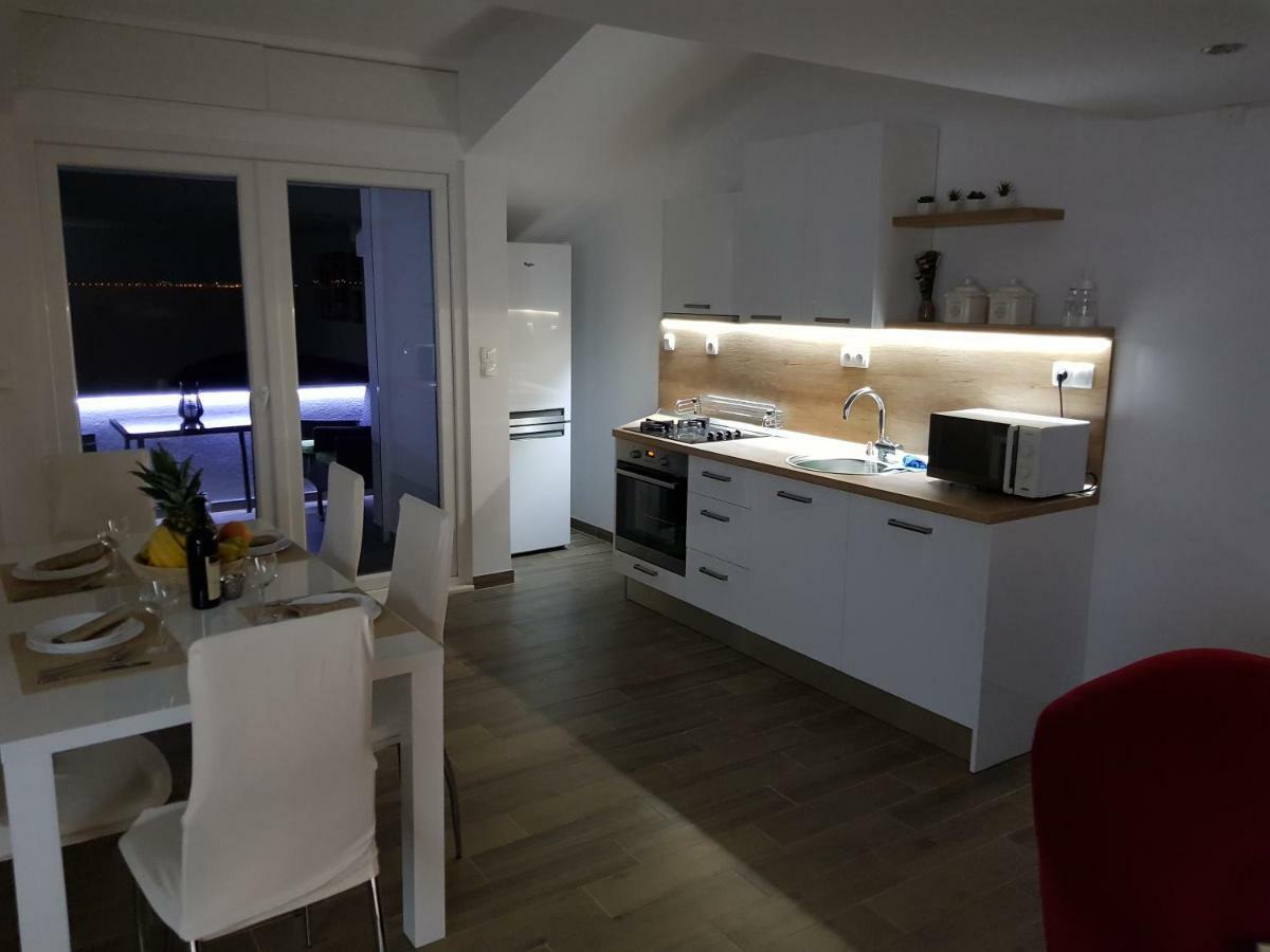 Perla Castellana Apartment Kastela Bagian luar foto
